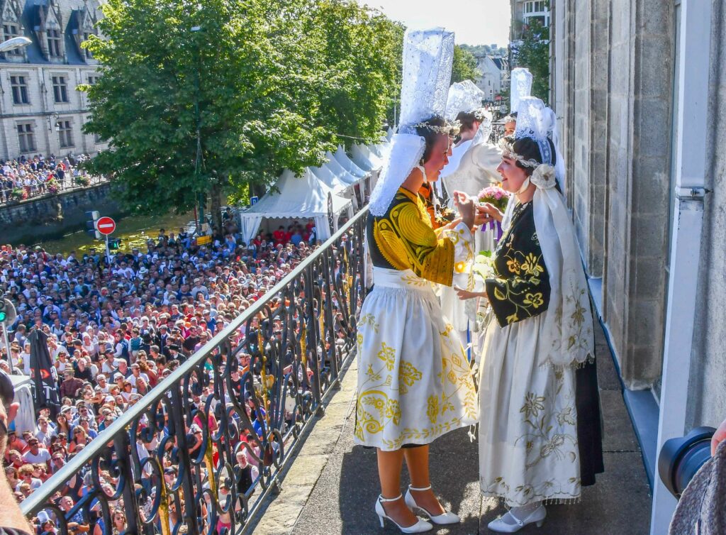 Election de la nouvelle Reine et ses demoiselles d’honneur