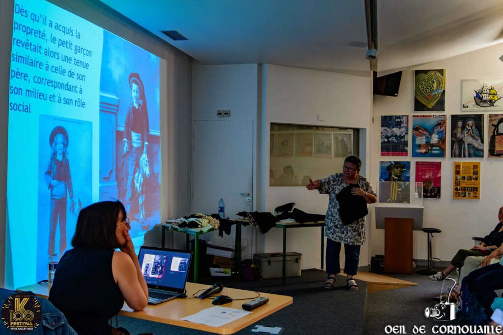 Conférence sur les costumes « Les modes Ouessantines »