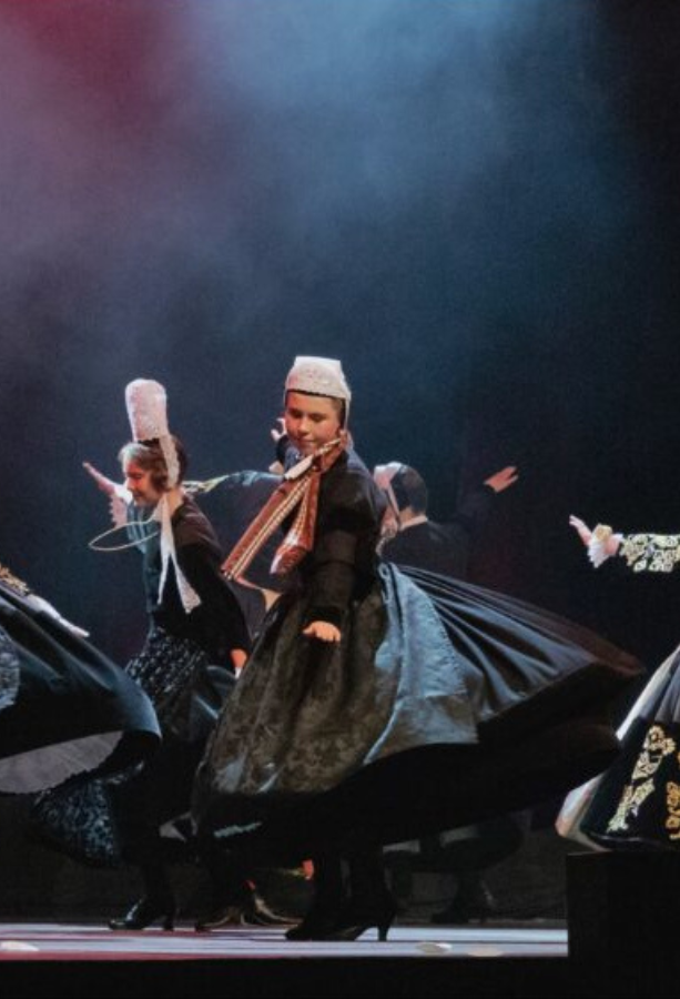 MUSIQUES ET DANSES - GROUPES